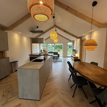 Casa Waubach - 6 Persoons Ruime Vakantiewoning Landgraaf
